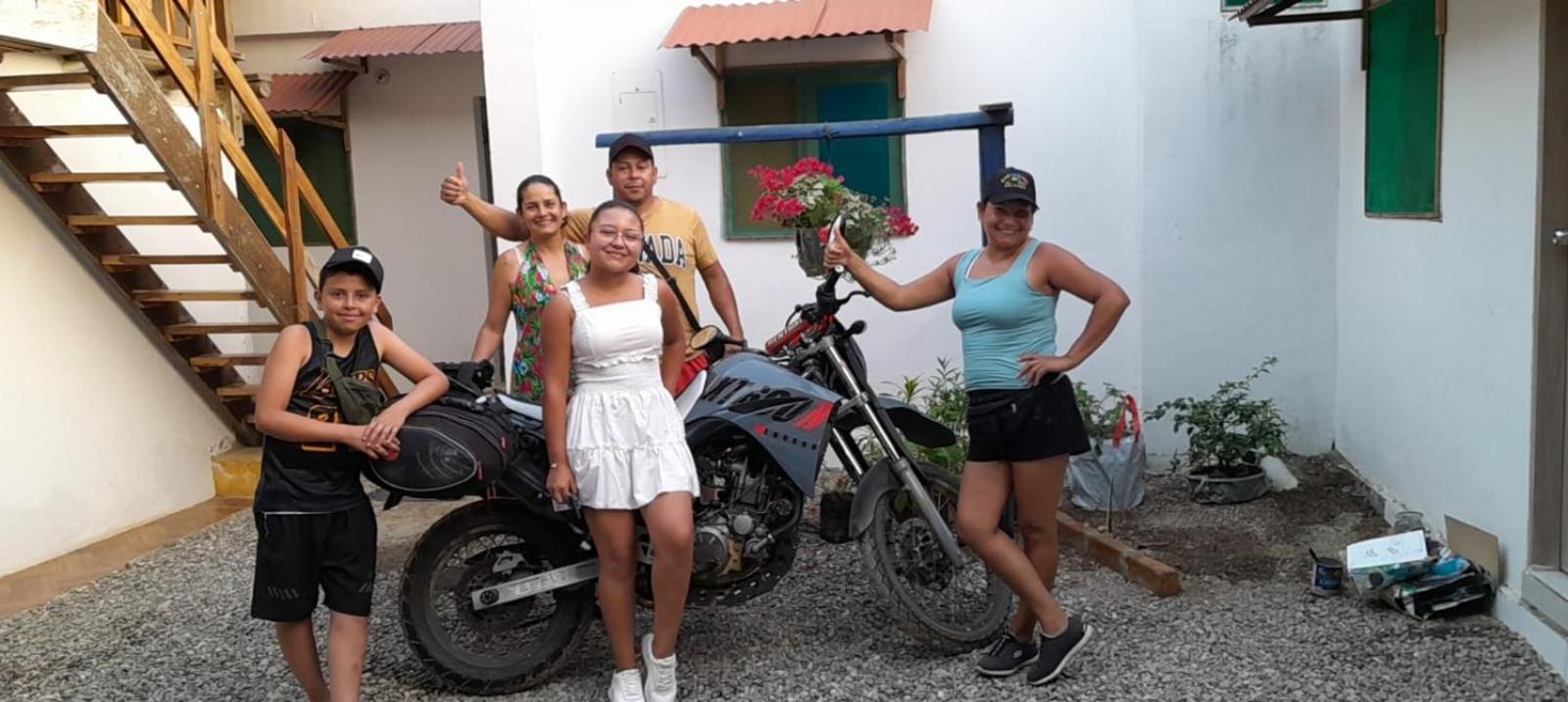 Hostal Paloma Cafe بالومينو المظهر الخارجي الصورة